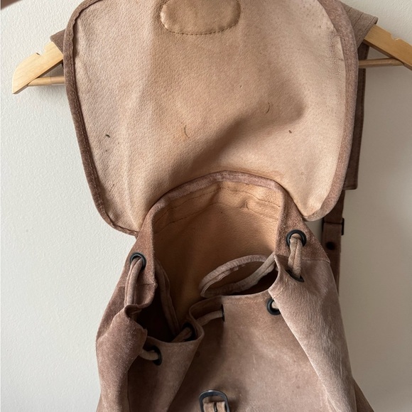 Vintage Brown Leather Backpack - Picture 7 of 8